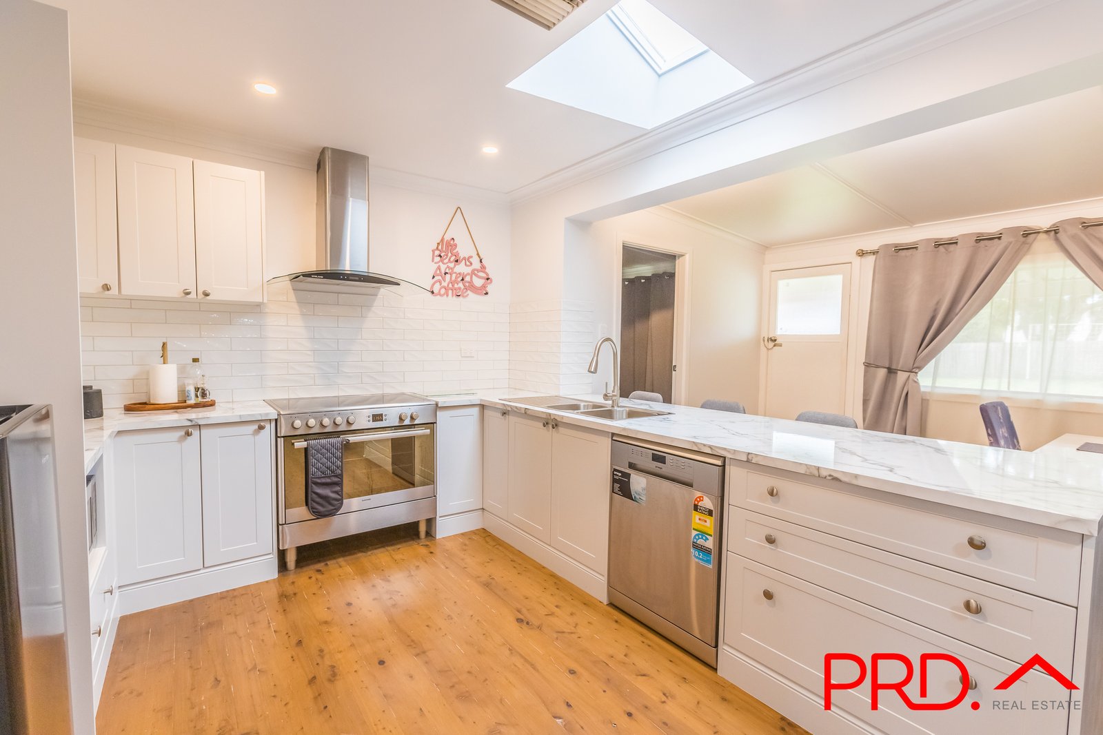 6 Oak Street TAMWORTH 6