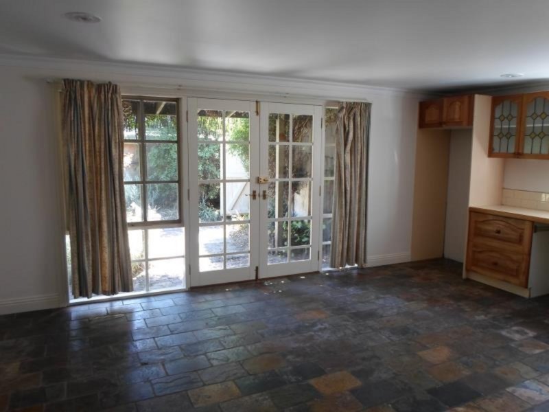 Gallery: 6 Oven Street