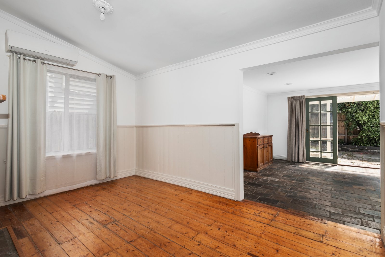 Gallery: 6 Ovens Street