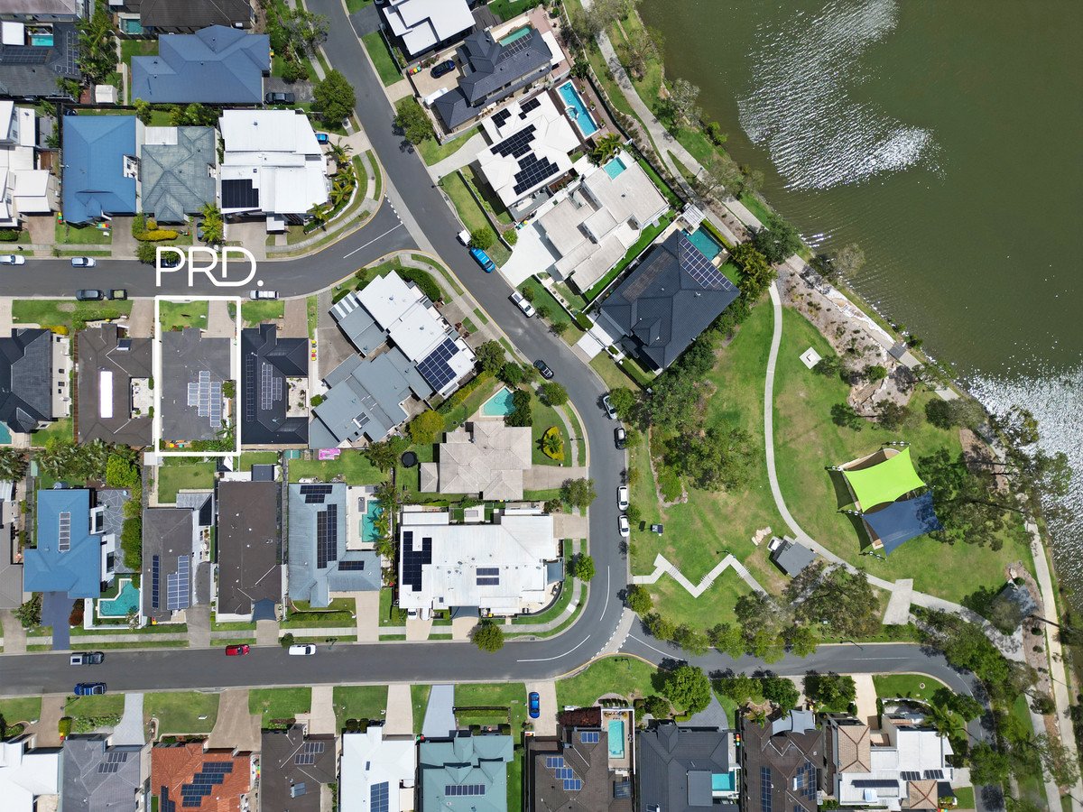 6 Palma Crescent VARSITY LAKES 2