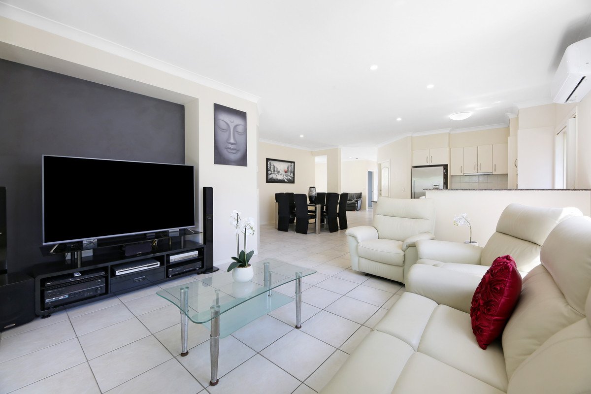 6 Palma Crescent VARSITY LAKES 7