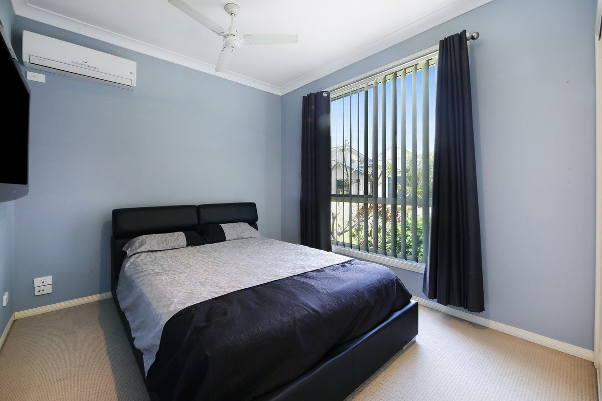 6 Palma Crescent VARSITY LAKES 15