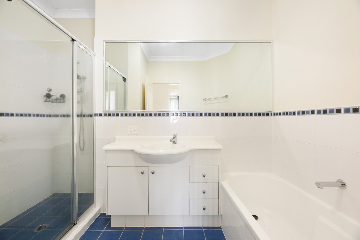 6 Palma Crescent VARSITY LAKES 17