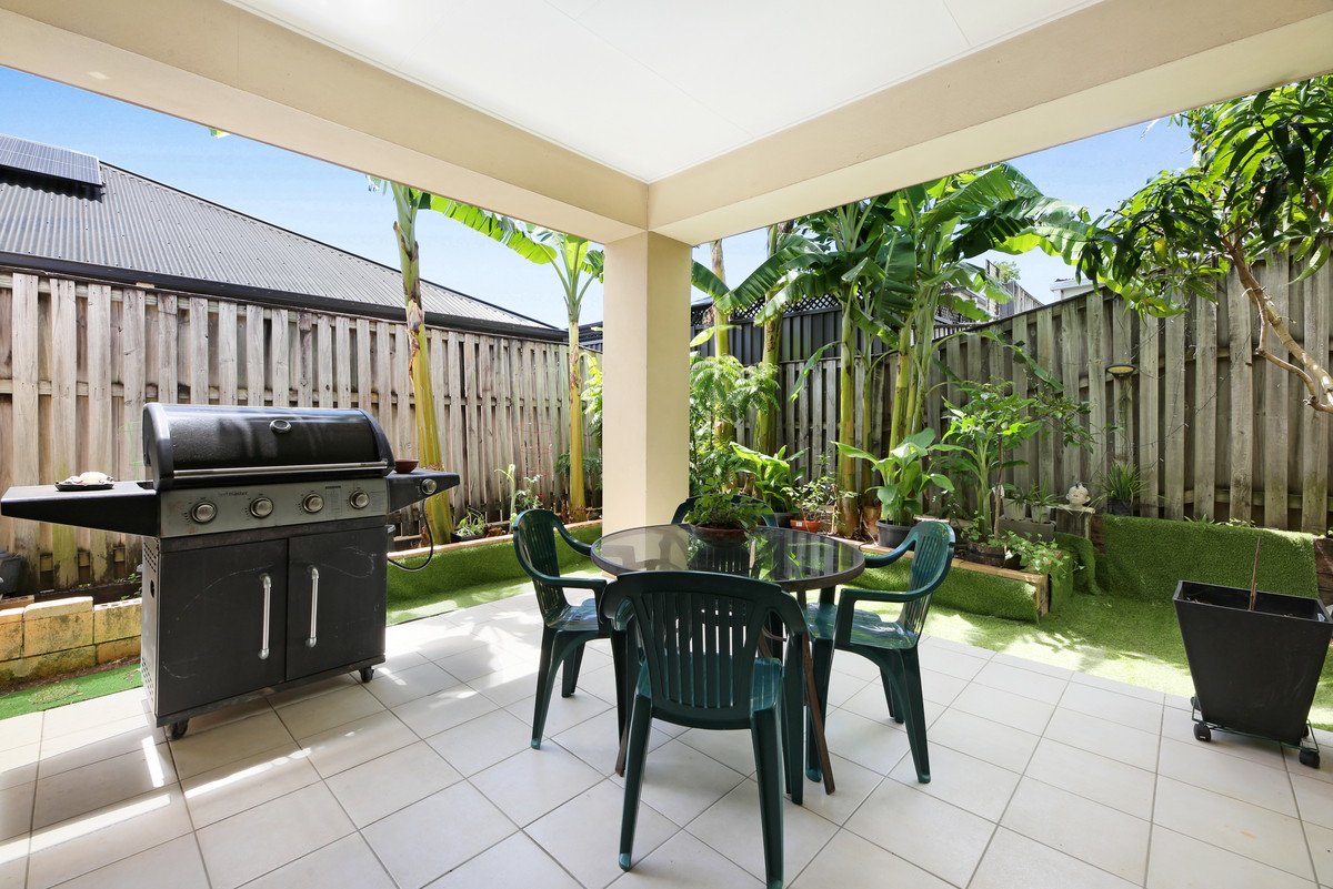 6 Palma Crescent VARSITY LAKES 18