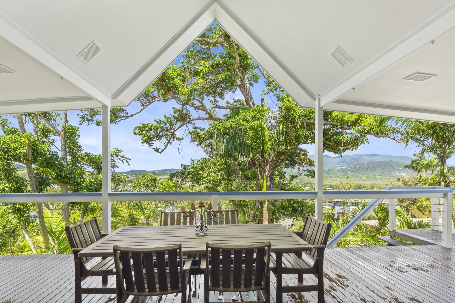 6 Panoramic Court CANNONVALE 1