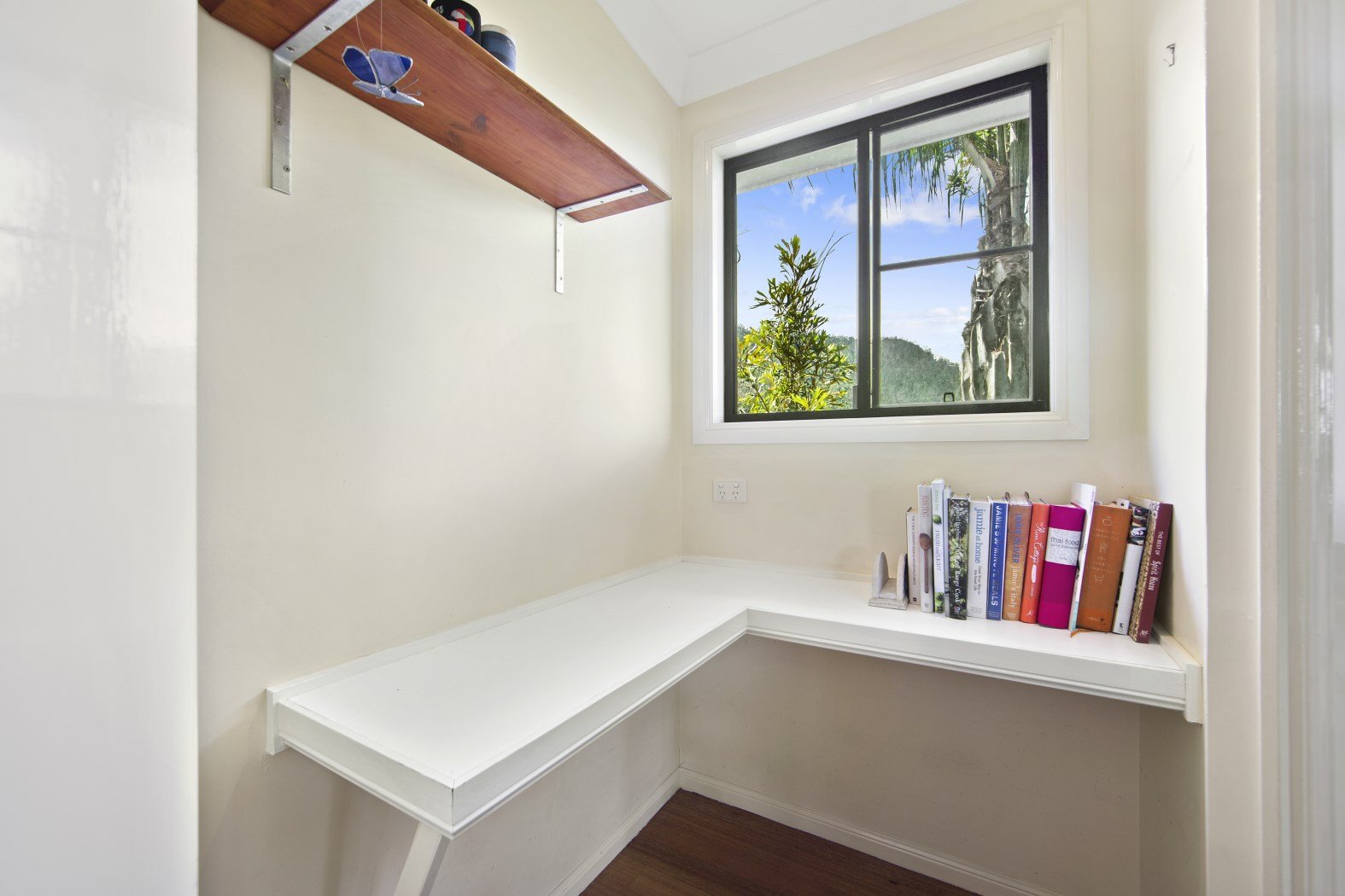 6 Panoramic Court CANNONVALE 9