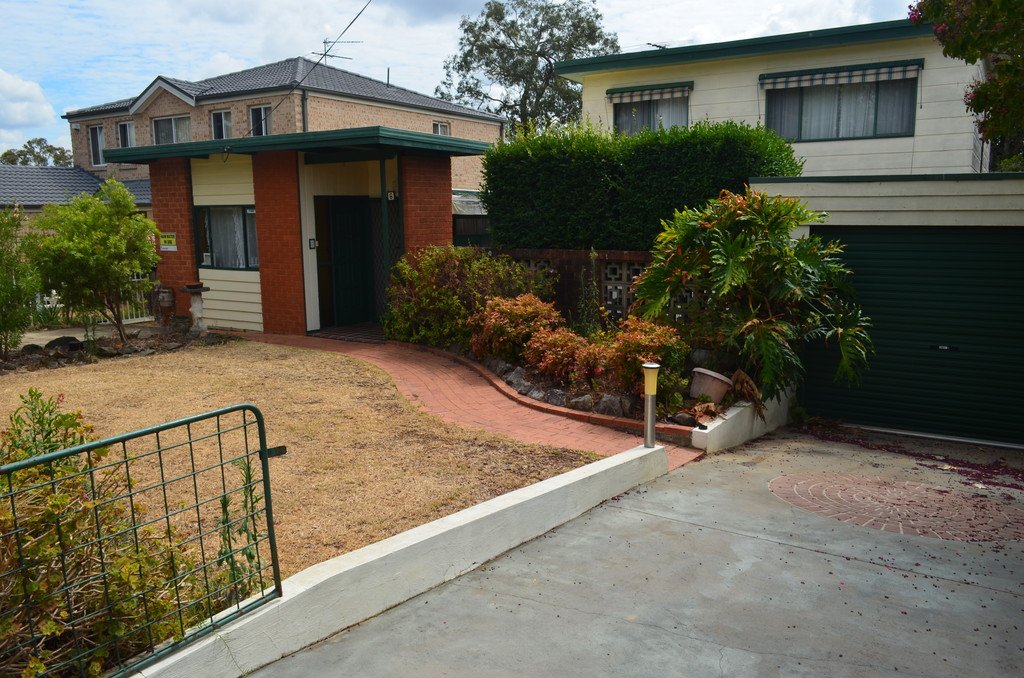 6 Park Street INGLEBURN 1