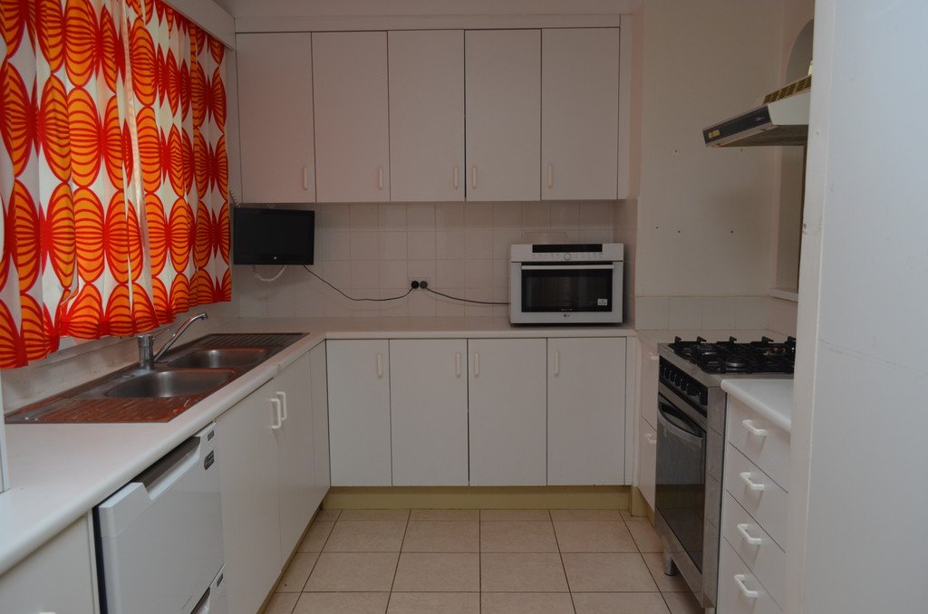 6 Park Street INGLEBURN 6