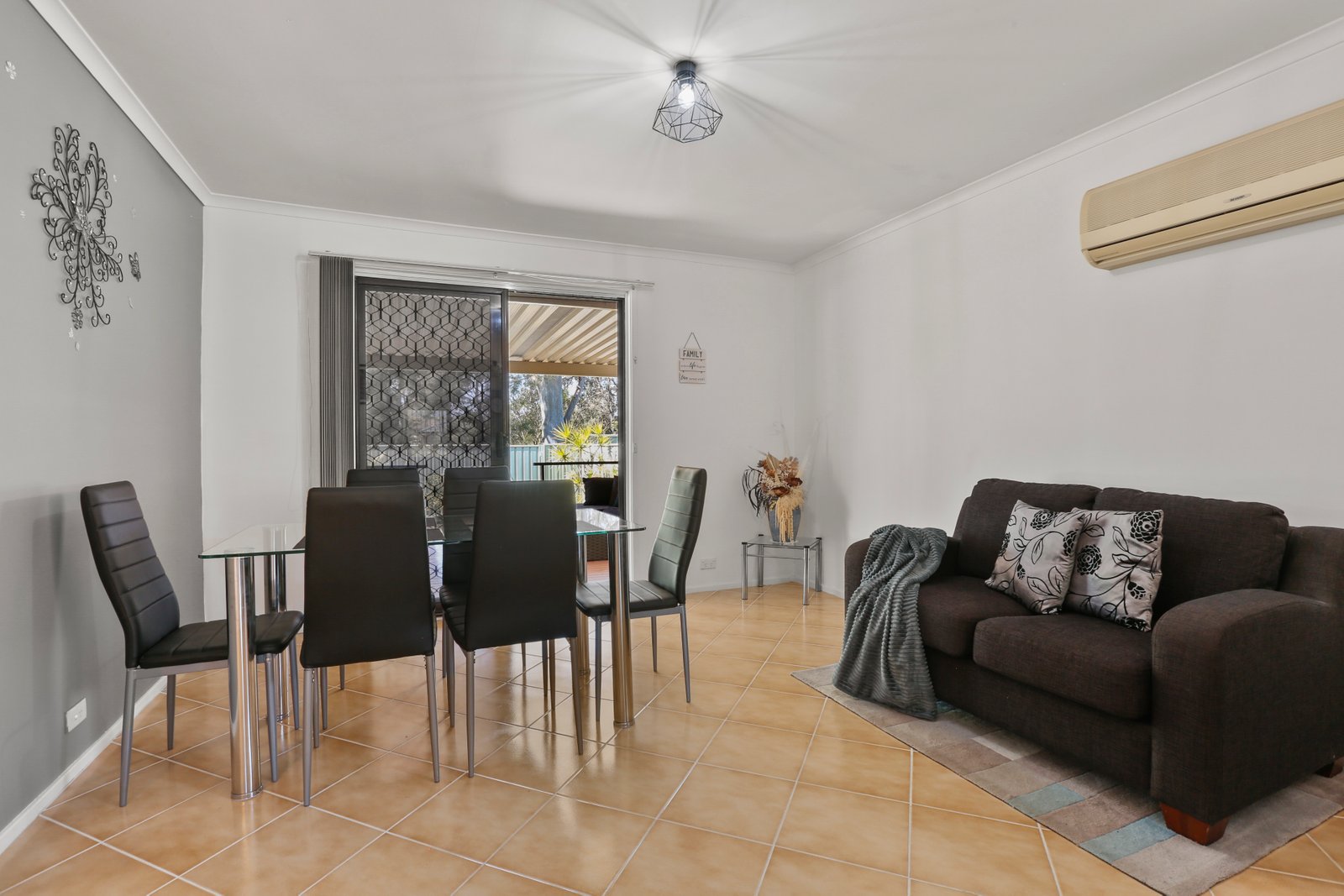 6 Parkdale Ave  HORSLEY 4