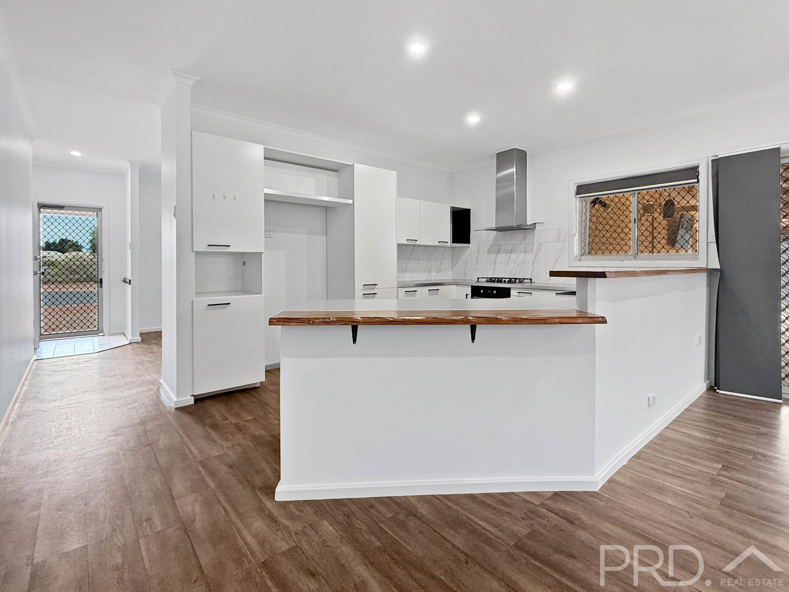 6 Parker Close BAYNTON 2