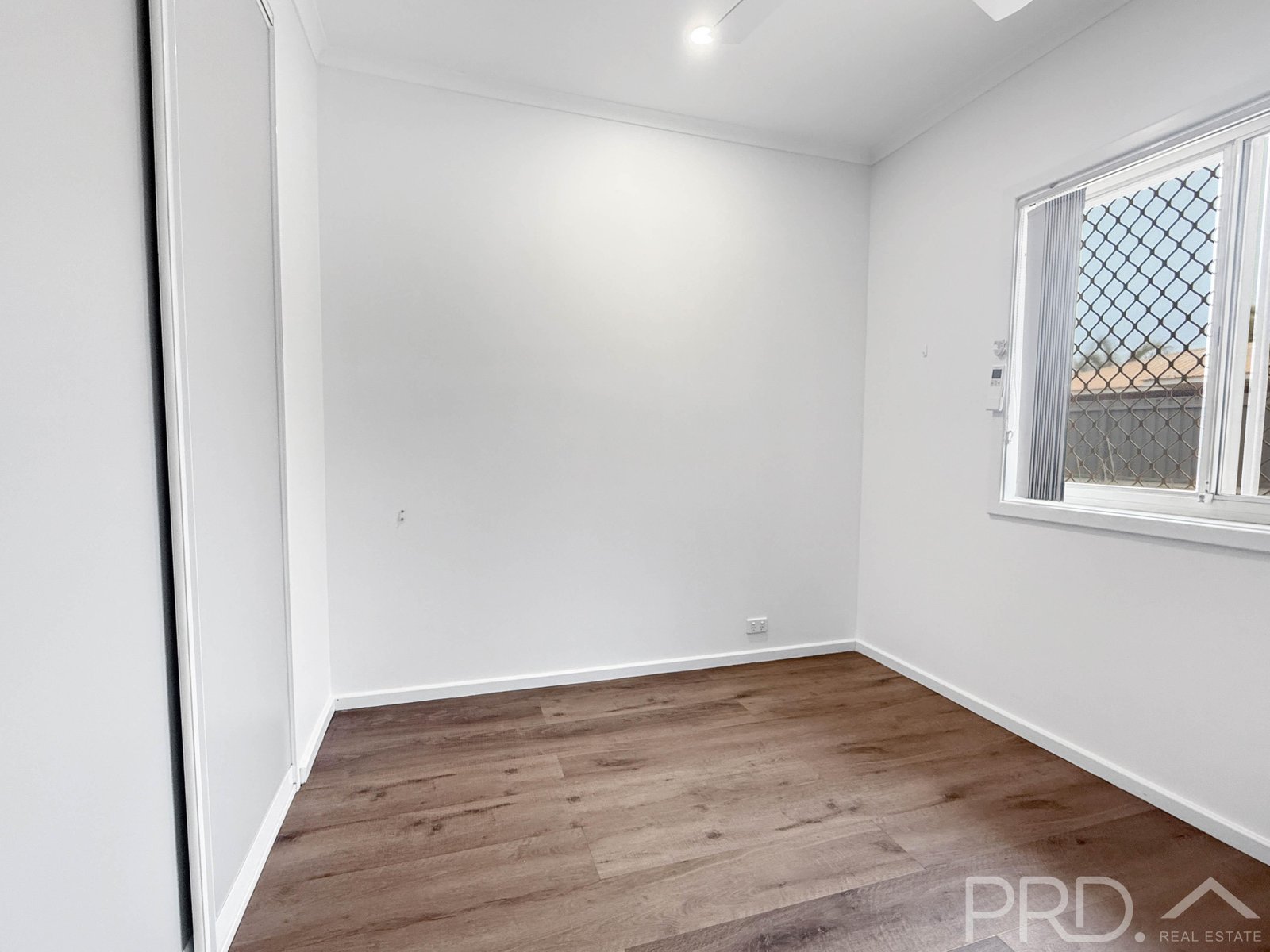 6 Parker Close BAYNTON 13
