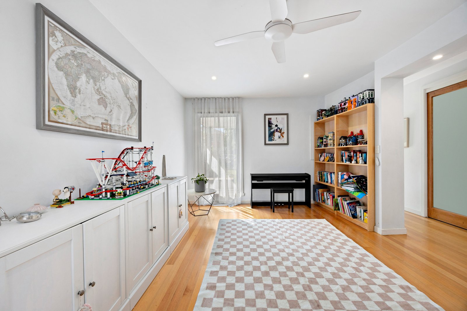 Gallery: 6 Parkview Crescent