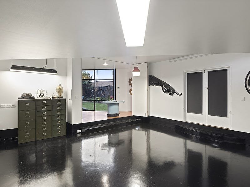 Real Estate and Property in 6 Patterson Road, Bentleigh, VIC