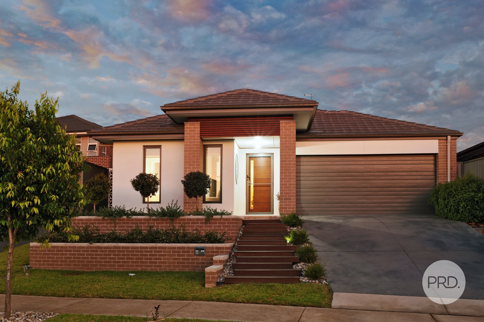 6 Peak Place GLENMORE PARK 1