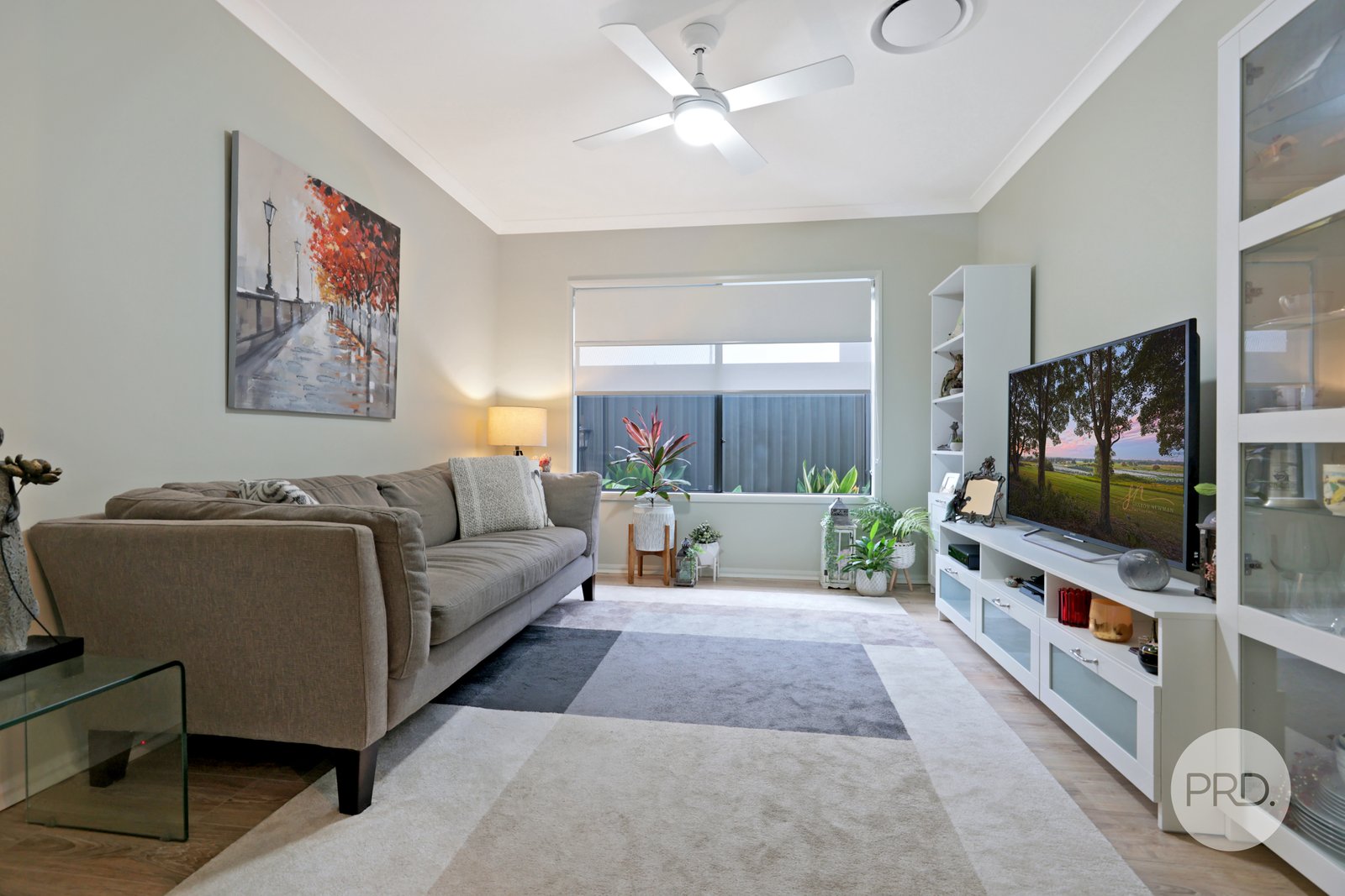 6 Peak Place GLENMORE PARK 2