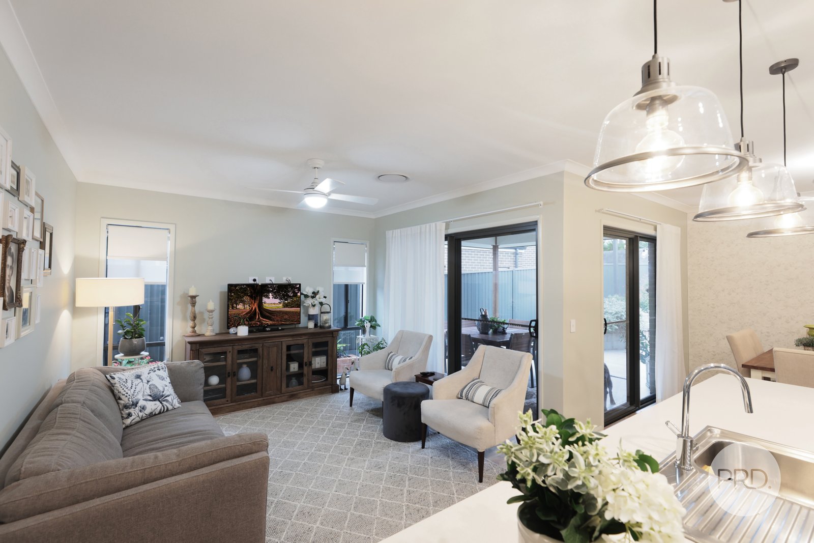 6 Peak Place GLENMORE PARK 5