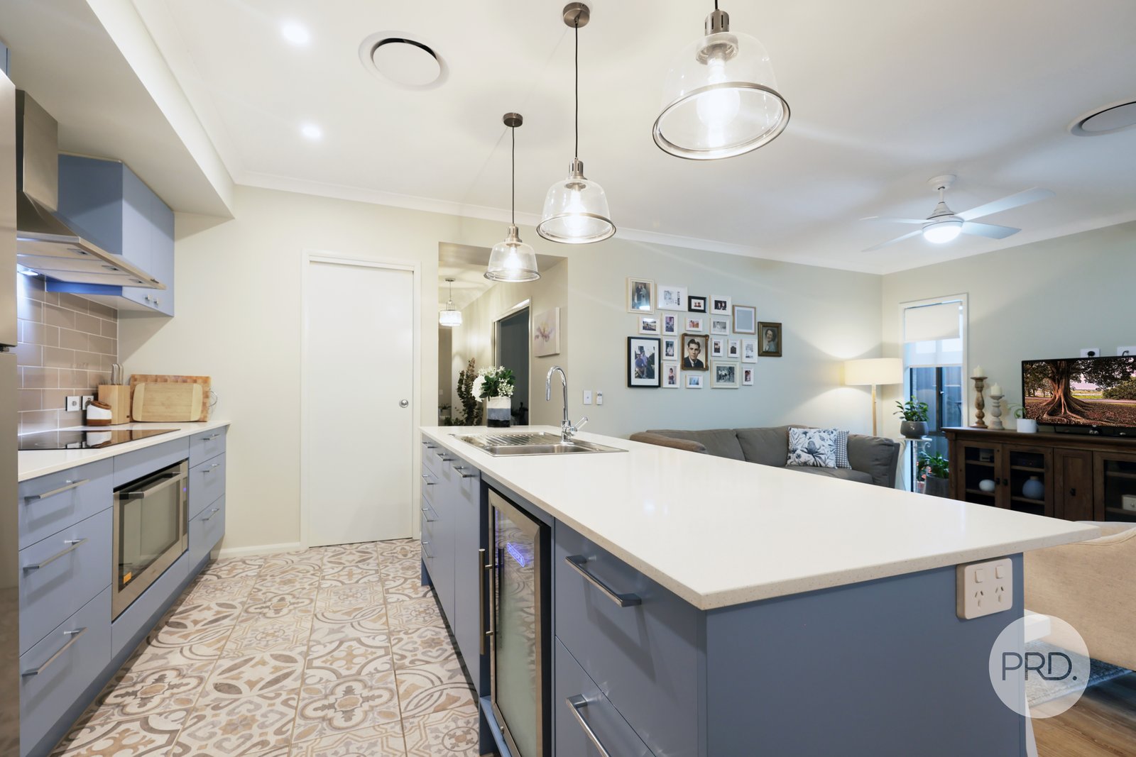 6 Peak Place GLENMORE PARK 7