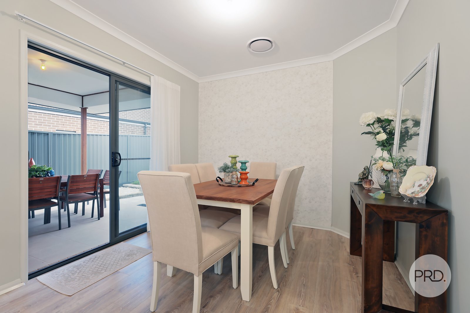 6 Peak Place GLENMORE PARK 8