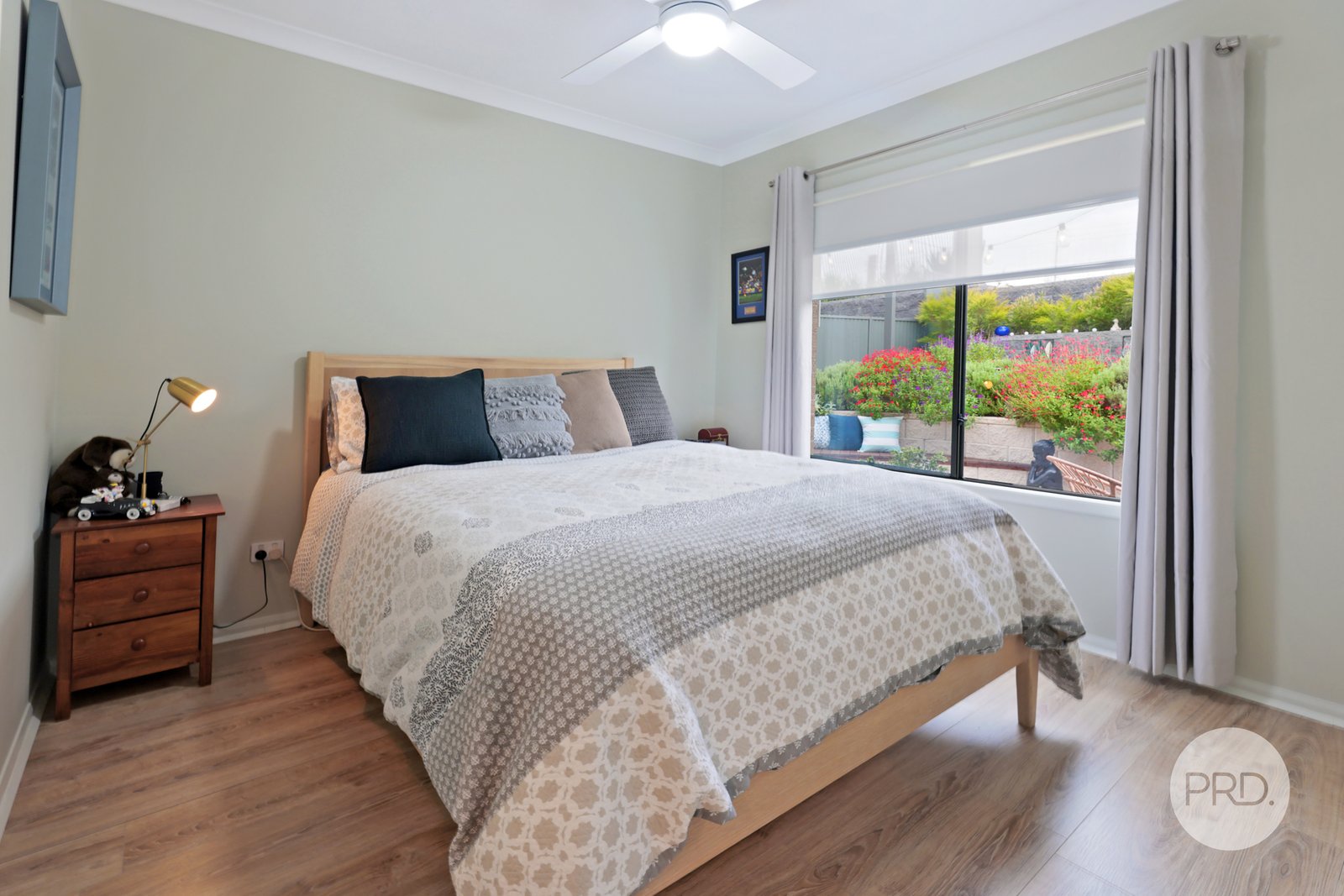 6 Peak Place GLENMORE PARK 11