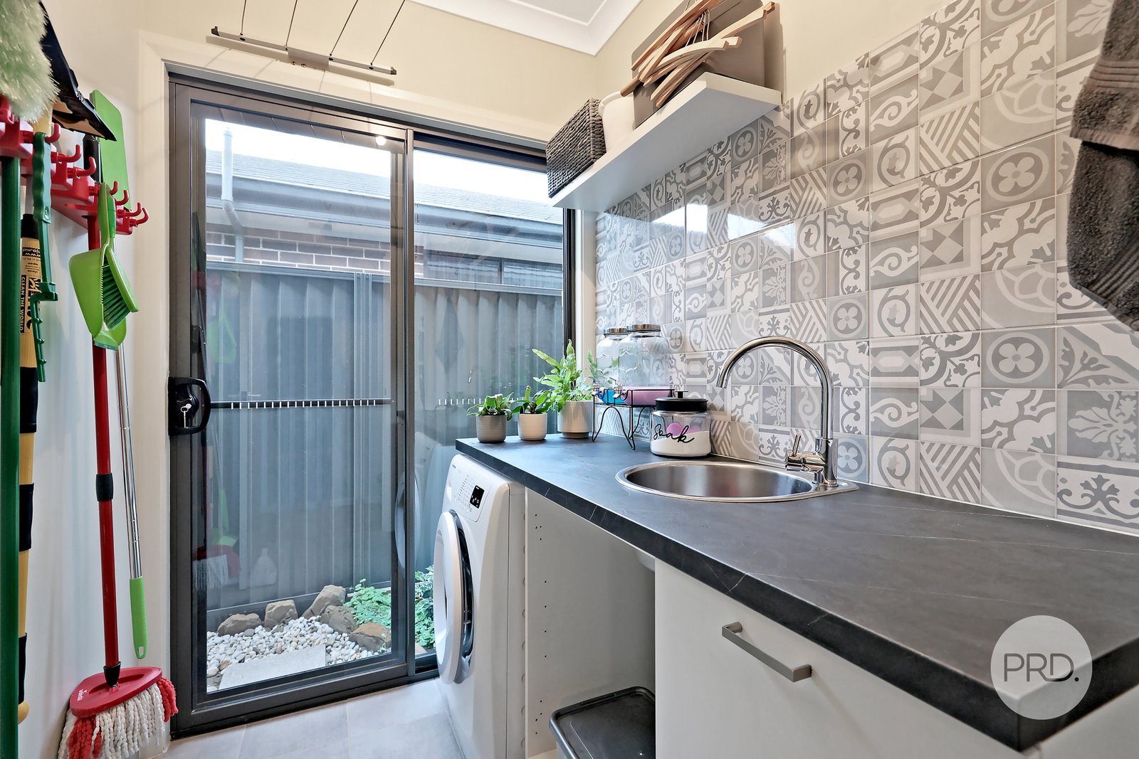 6 Peak Place GLENMORE PARK 15