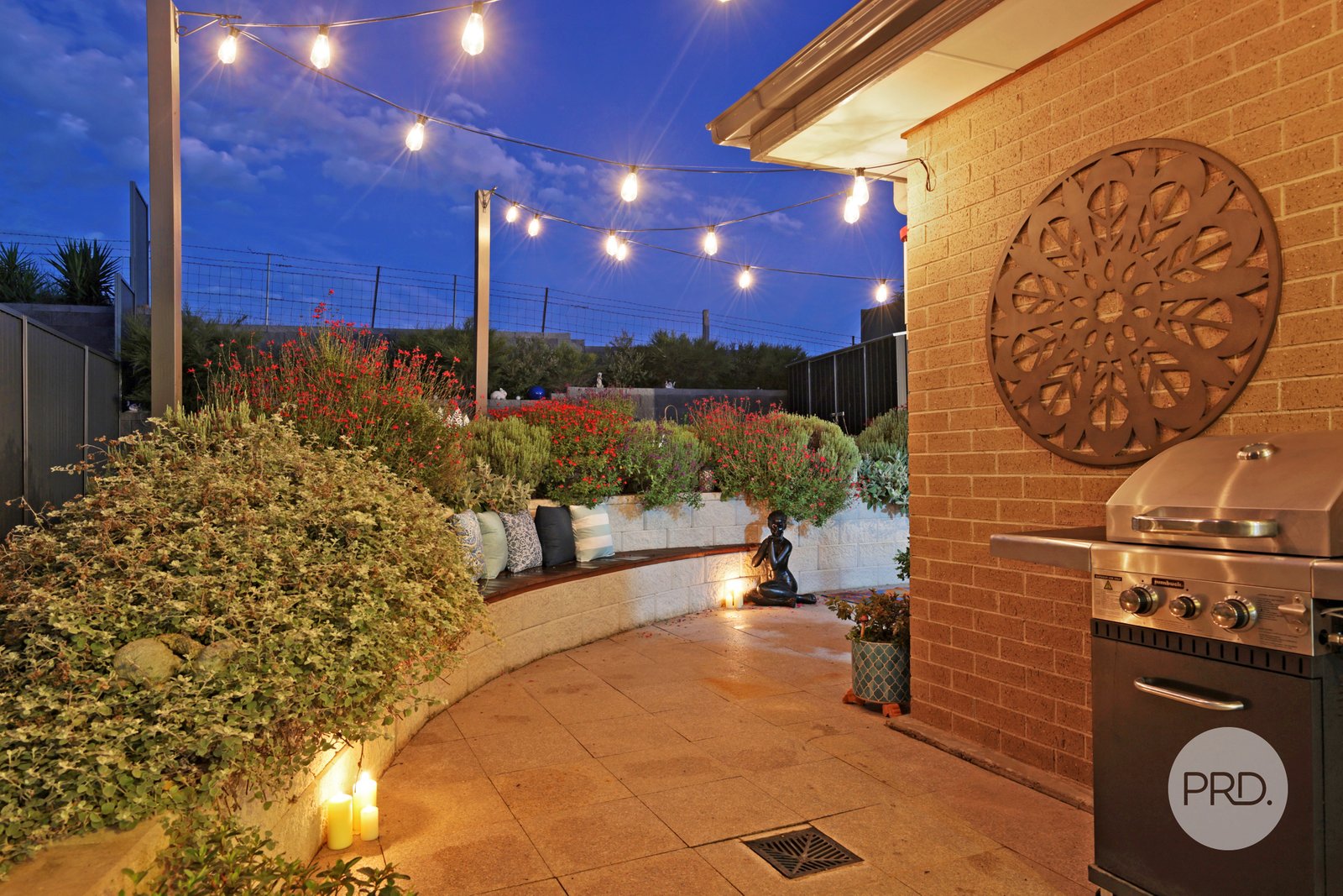 6 Peak Place GLENMORE PARK 16