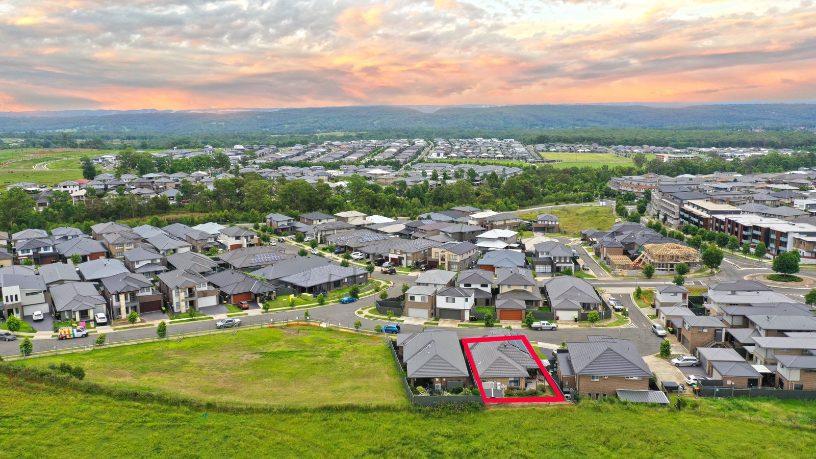 6 Peak Place GLENMORE PARK 23