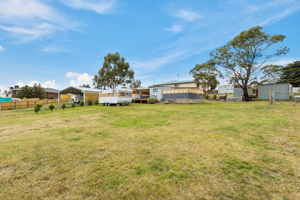 6 Pearl Court ORFORD 1