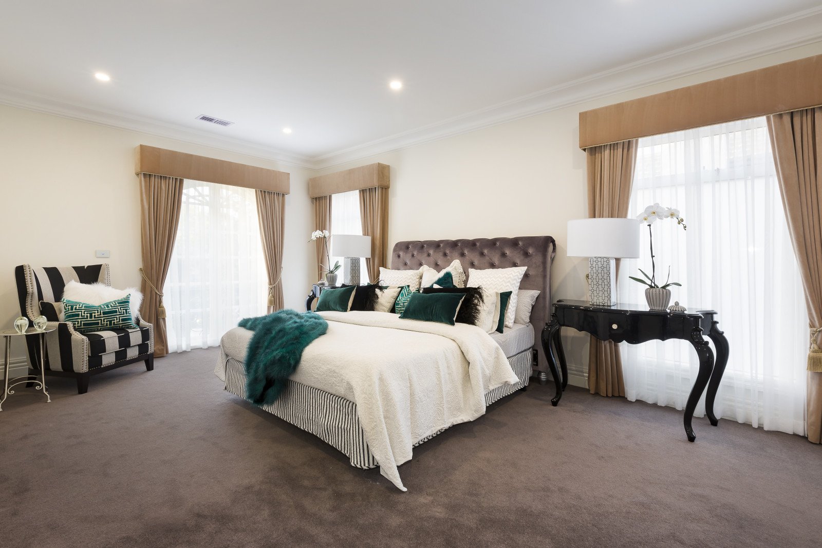 Real Estate and Property in 6 Pelham Place, Balwyn, VIC