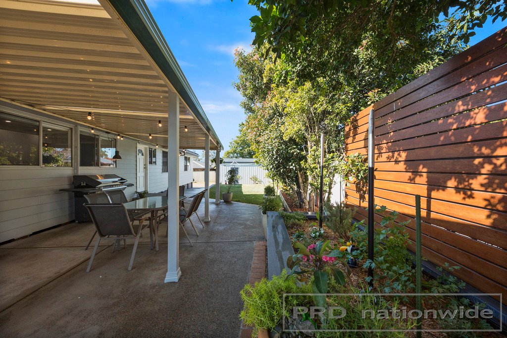 6 Pepler Place THORNTON 13