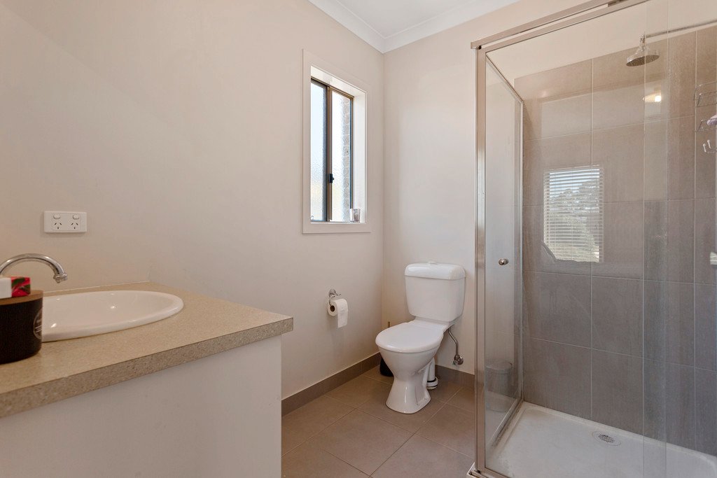 6 Perry Lane EPSOM 8