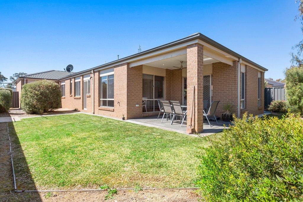 6 Perry Lane EPSOM 11