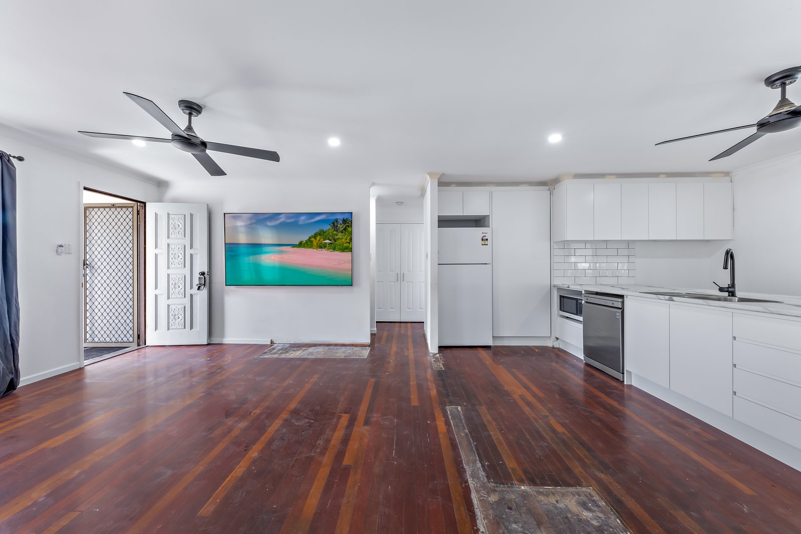 6 Picaninni Close CANNONVALE 4