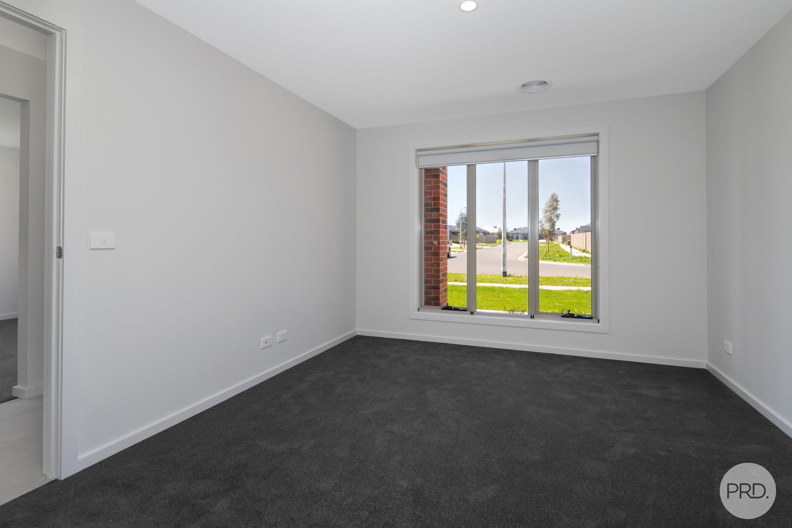 6 Picasso Street WINTER VALLEY 3