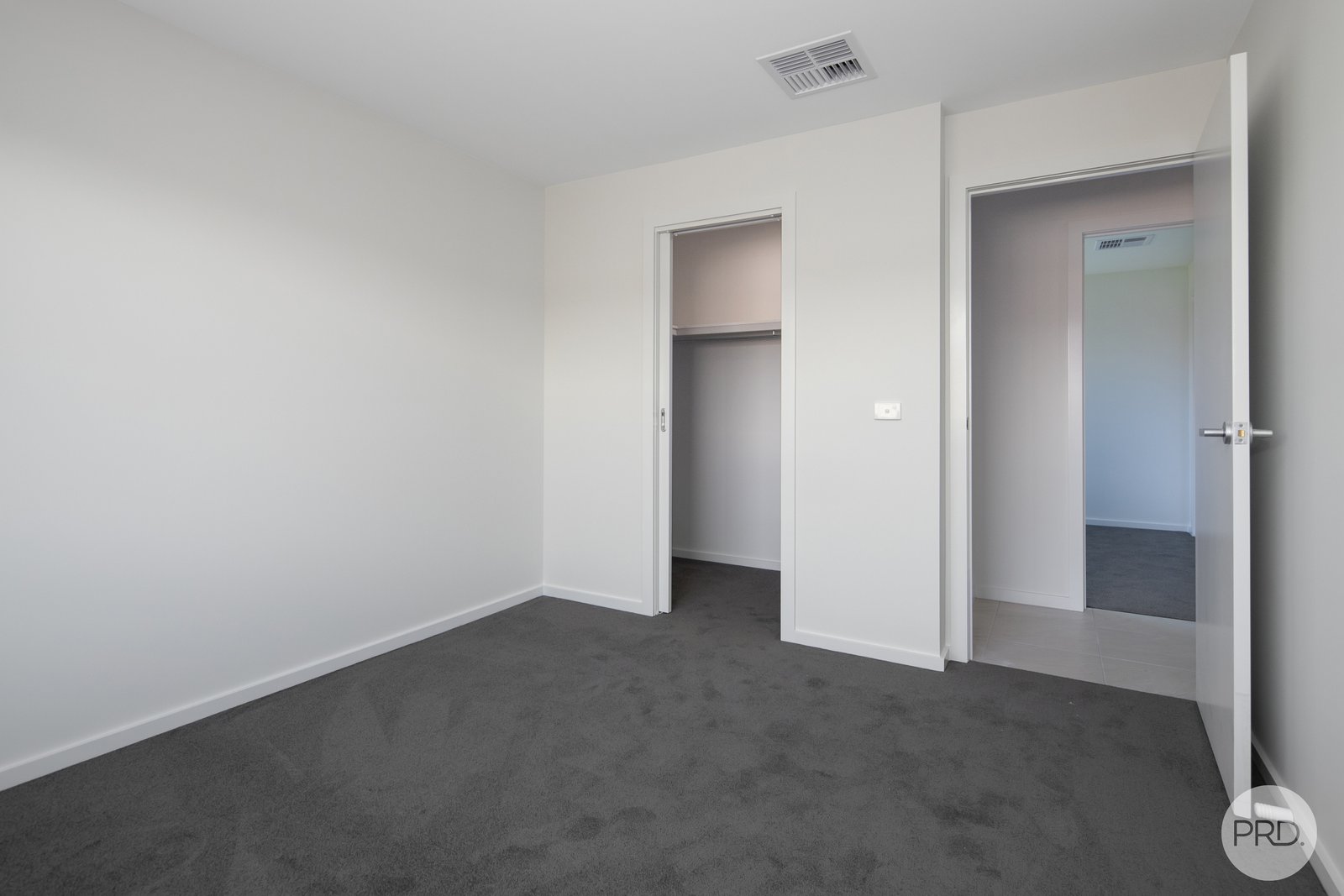 6 Picasso Street WINTER VALLEY 12