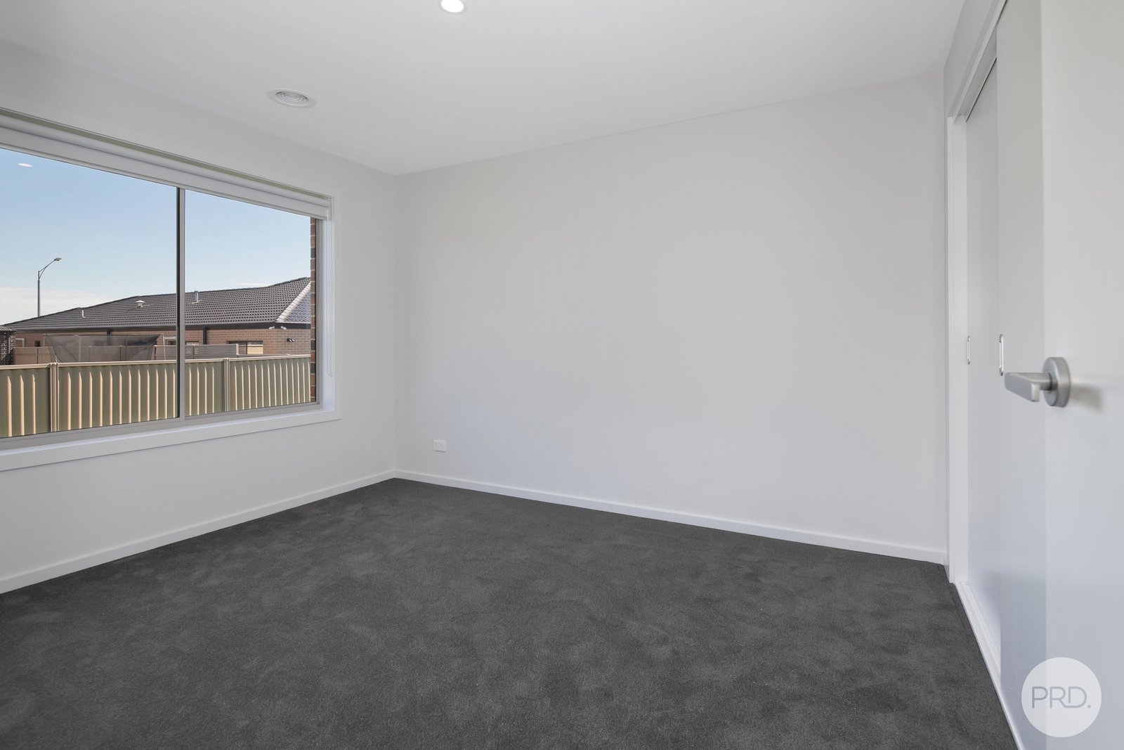 6 Picasso Street WINTER VALLEY 13