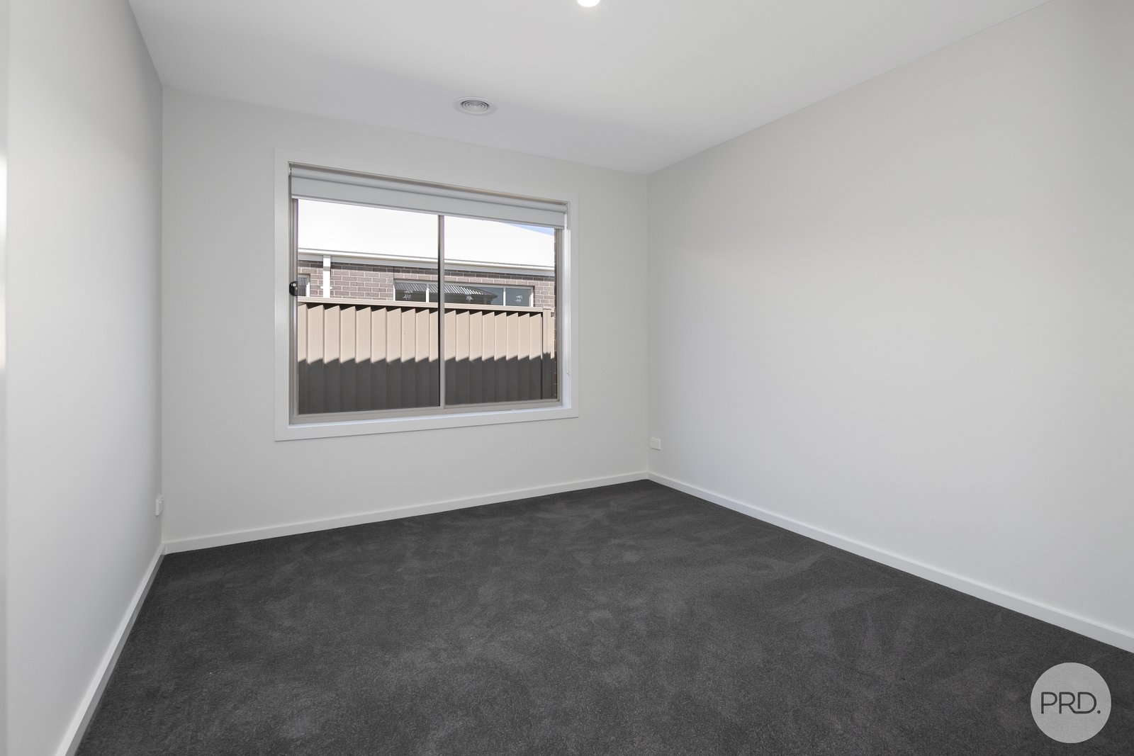 6 Picasso Street WINTER VALLEY 14