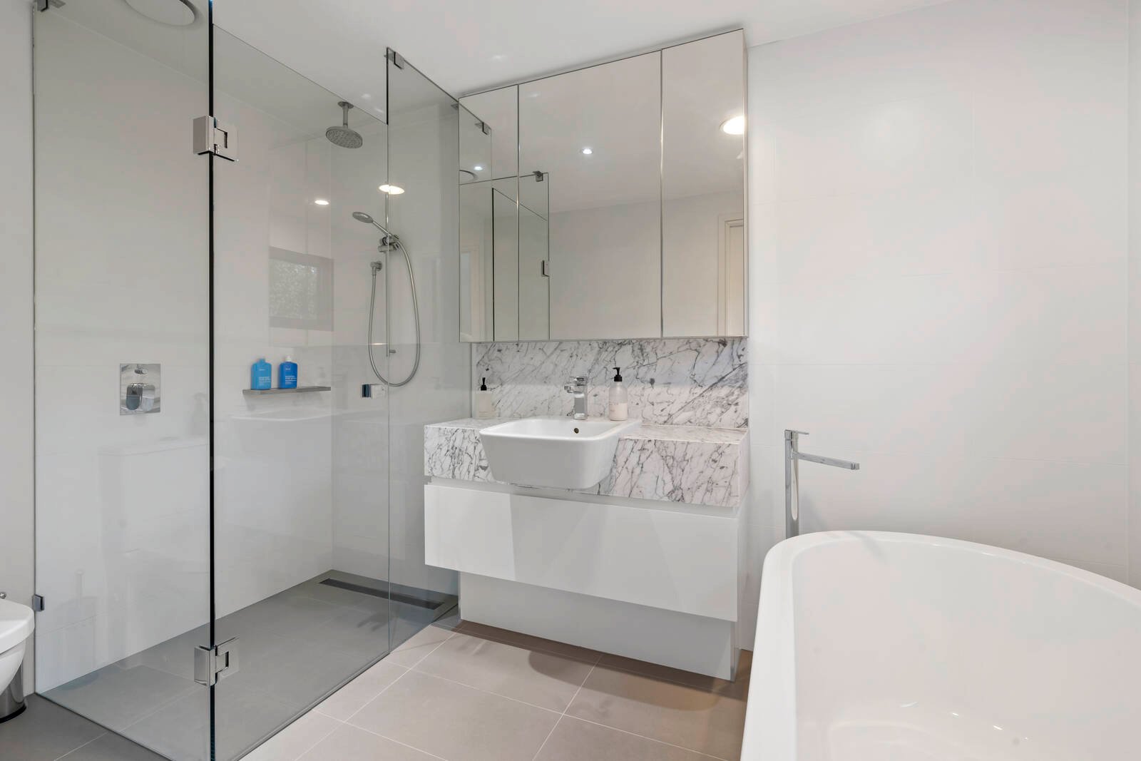 Real Estate and Property in 6 Pin Oak Court, Canterbury, VIC