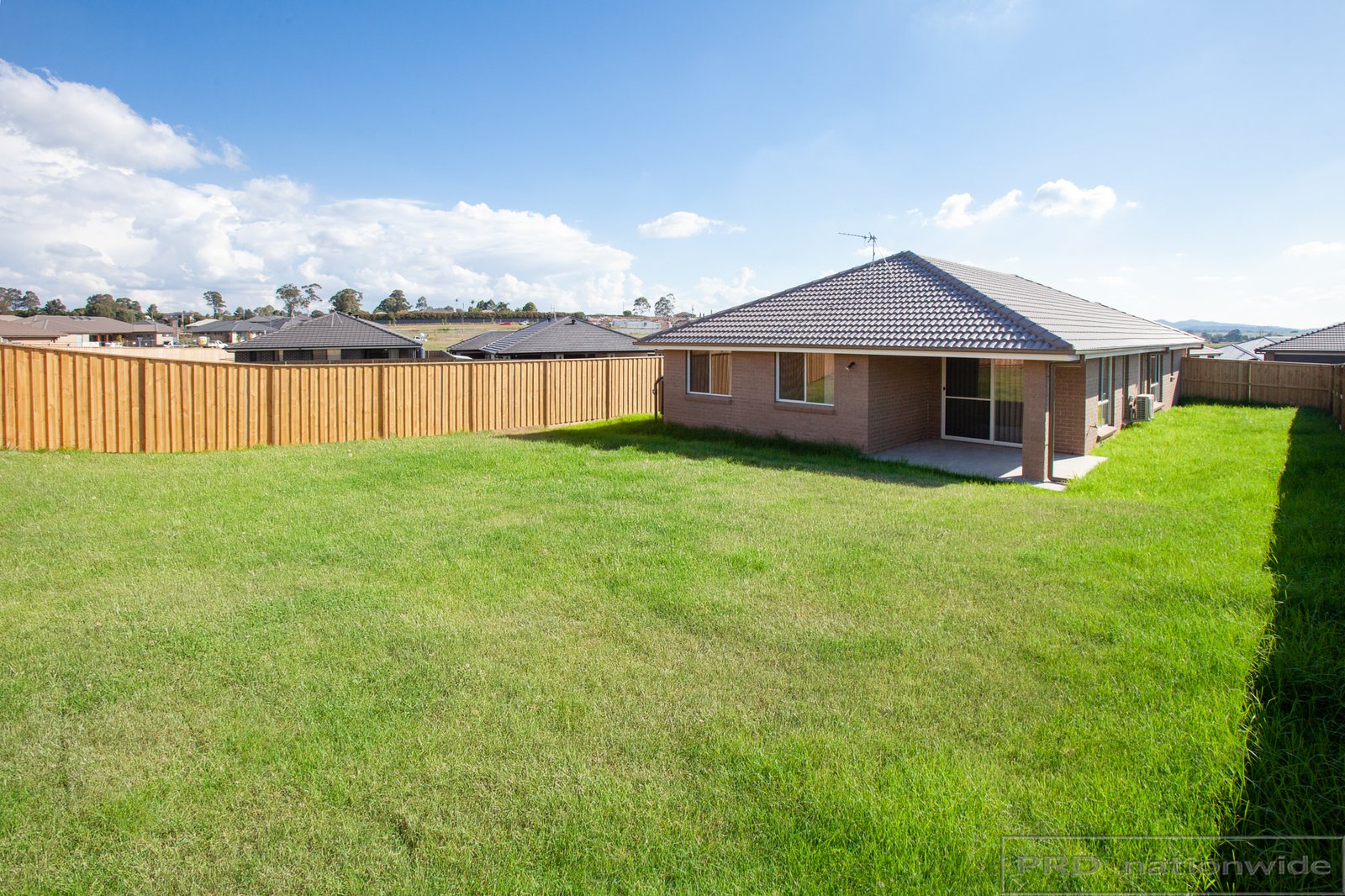 6 Plover Circuit ABERGLASSLYN 14