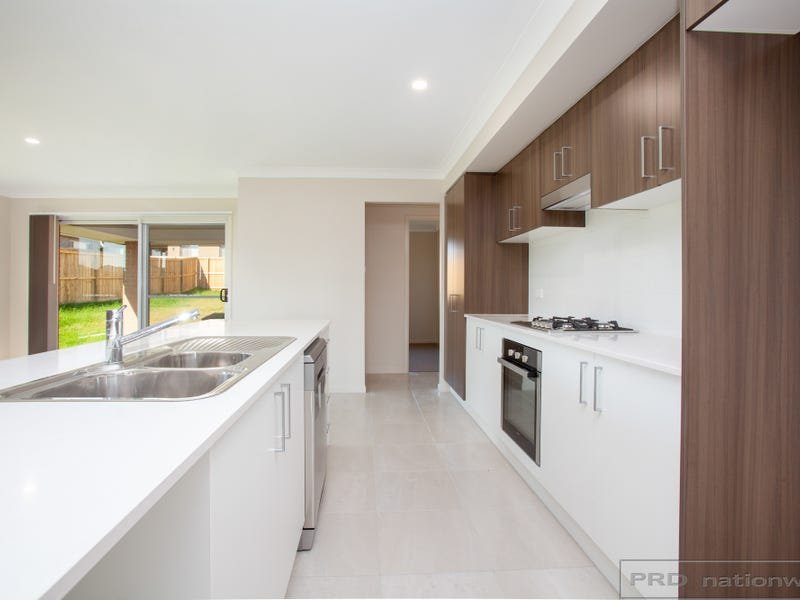 6 Plover Circuit ABERGLASSLYN 2