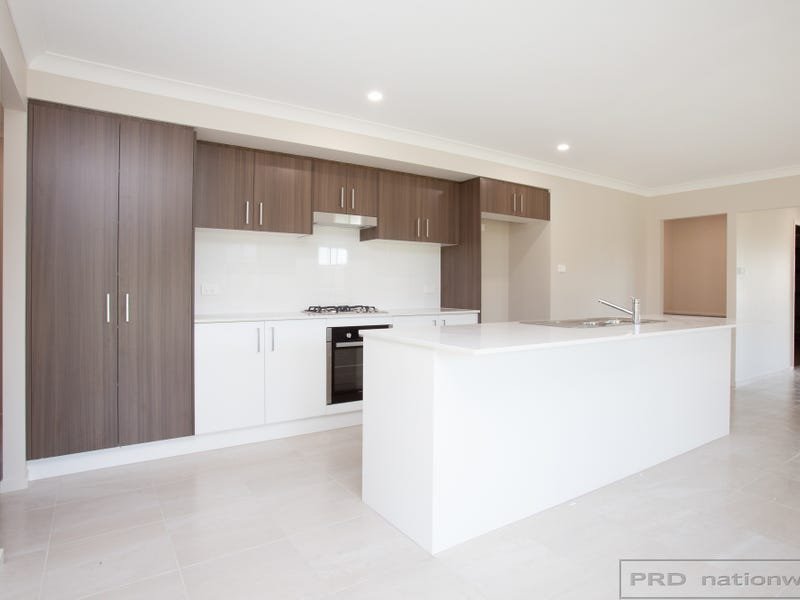 6 Plover Circuit ABERGLASSLYN 4