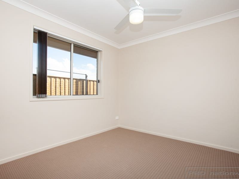 6 Plover Circuit ABERGLASSLYN 9