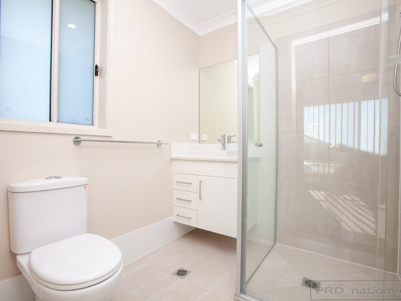 6 Plover Circuit ABERGLASSLYN 12