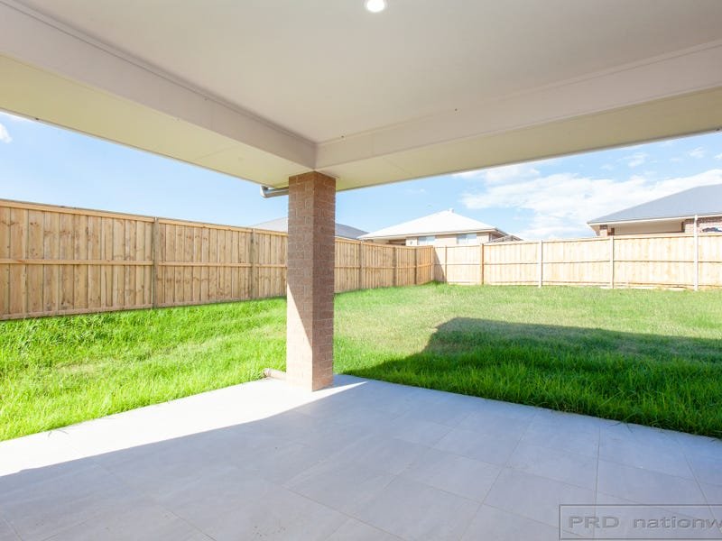 6 Plover Circuit ABERGLASSLYN 13