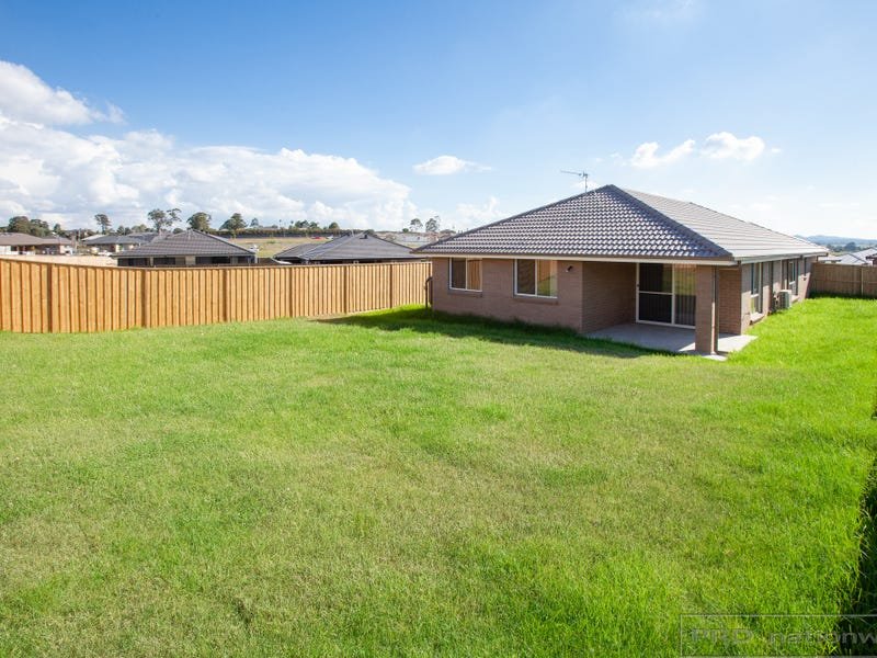 6 Plover Circuit ABERGLASSLYN 14