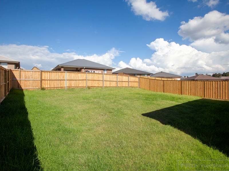 6 Plover Circuit ABERGLASSLYN 15