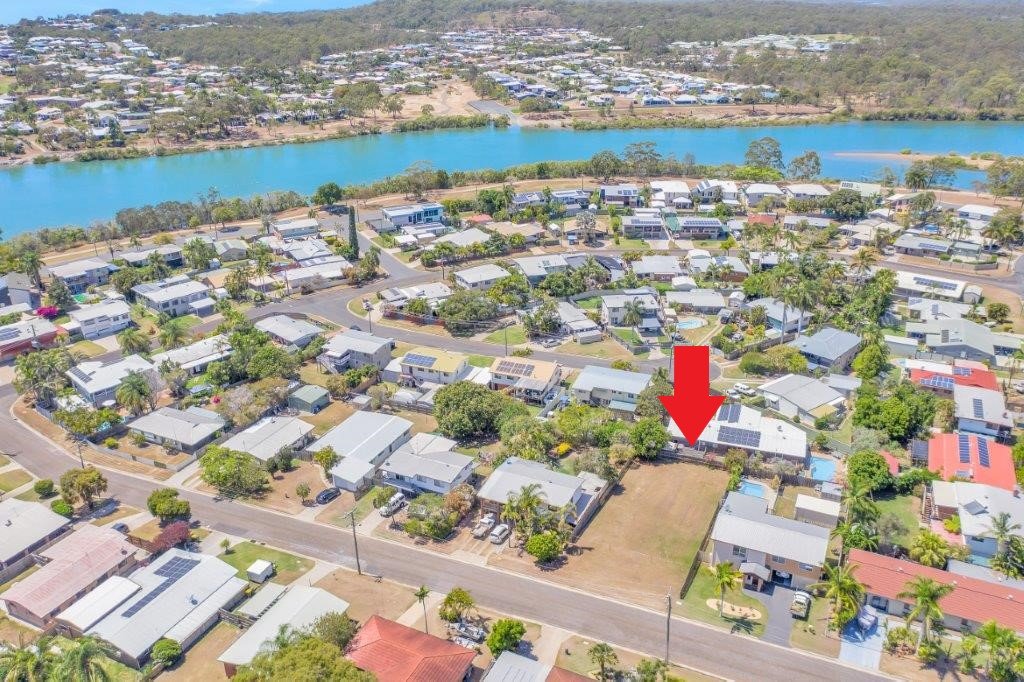 6 POLMAISE Street BOYNE ISLAND 8