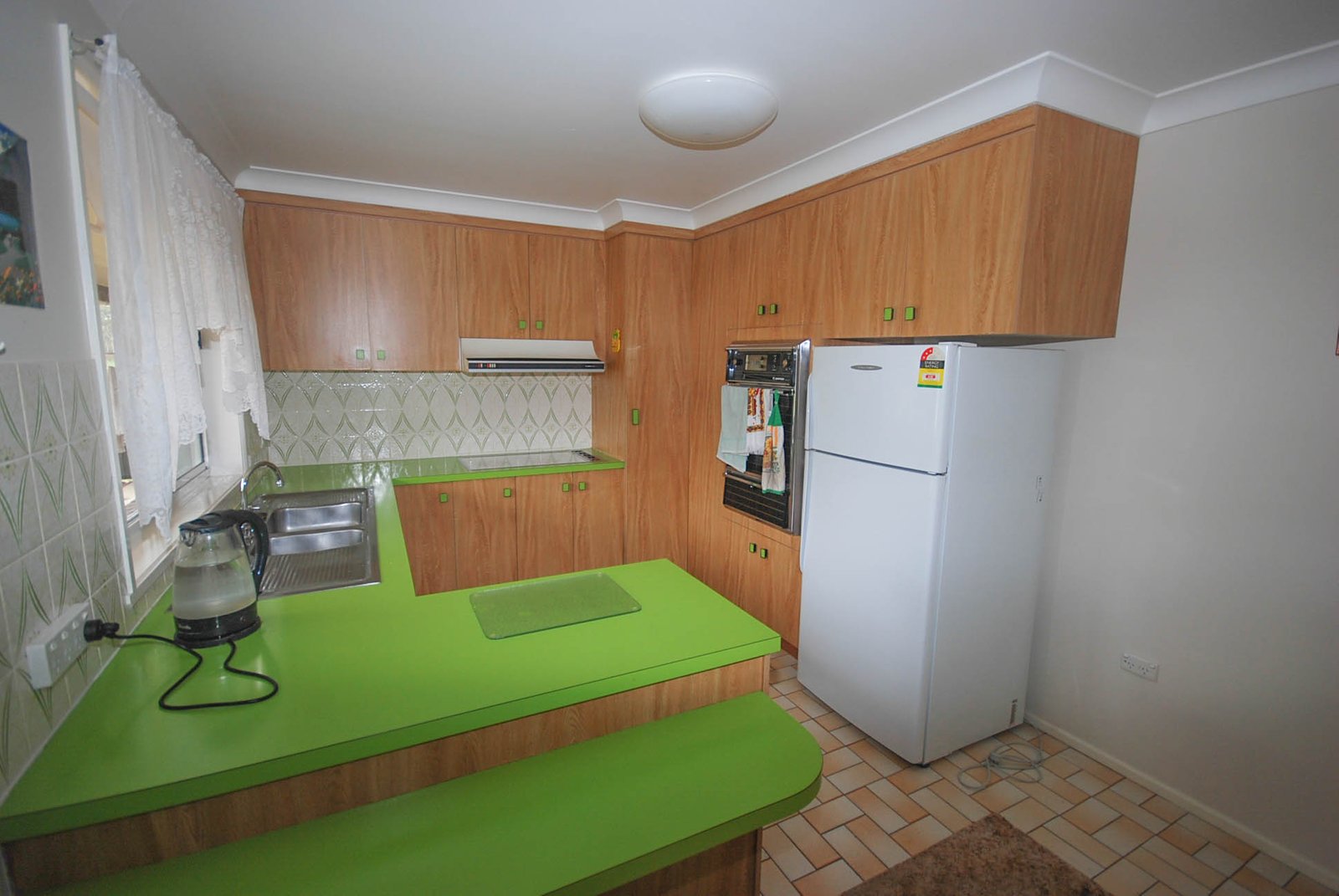 6 Power Street LAKE ALBERT 8