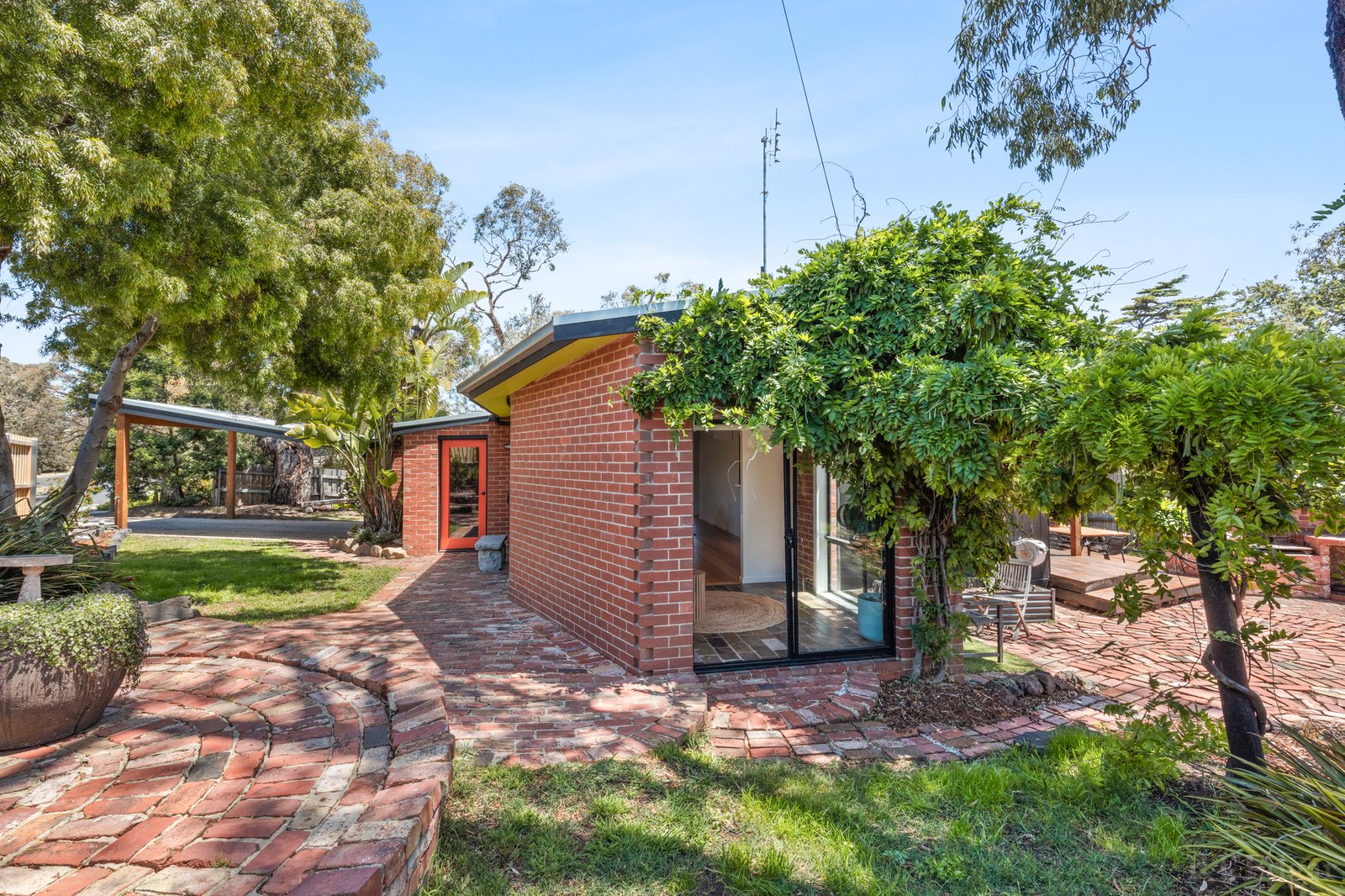 Real Estate and Property in 6 Presidents Avenue, Ocean Grove, VIC