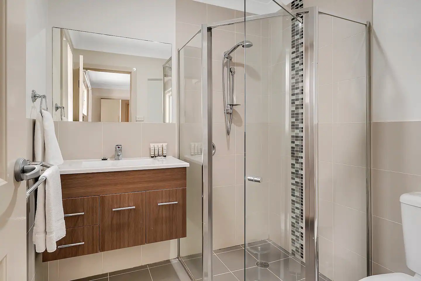 6 Primary Crescent NELSON BAY 11