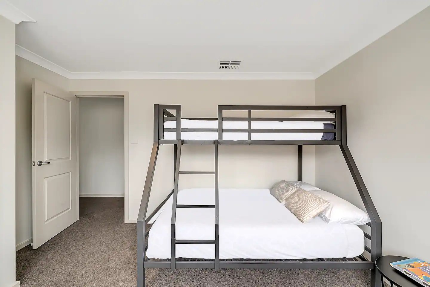 6 Primary Crescent NELSON BAY 16